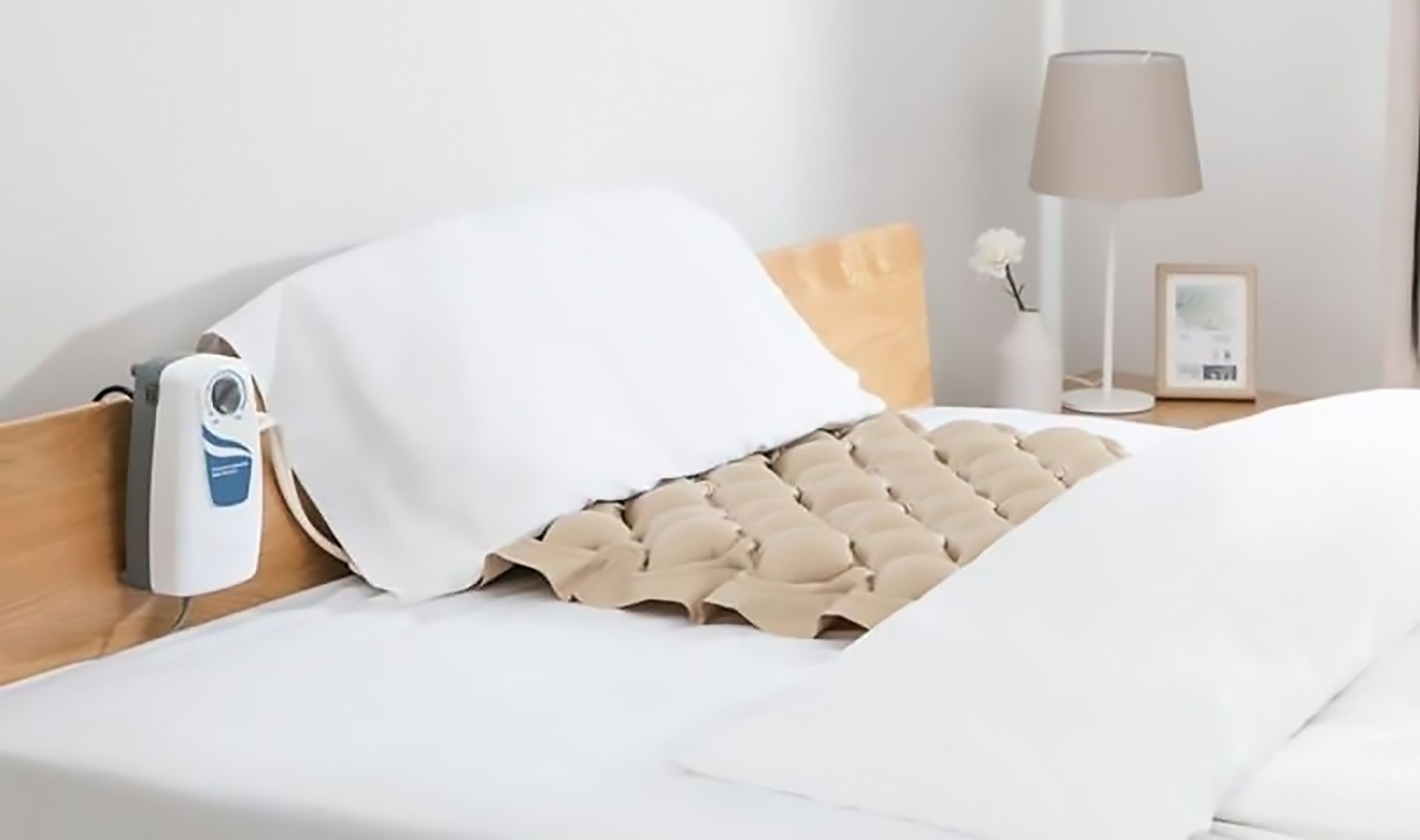 Wie man ein Bett mit einer Anti-Dekubitus-Matratze macht👩🏻⚕️🛌🏻